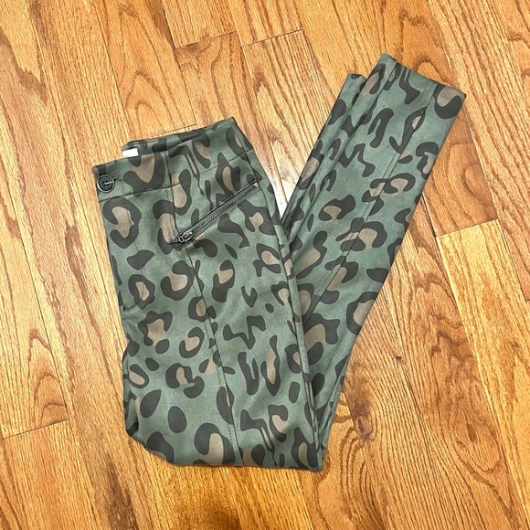 Maeve Anthropologie high rise green suede leopard print zipper legging pants - Picture 9 of 17
